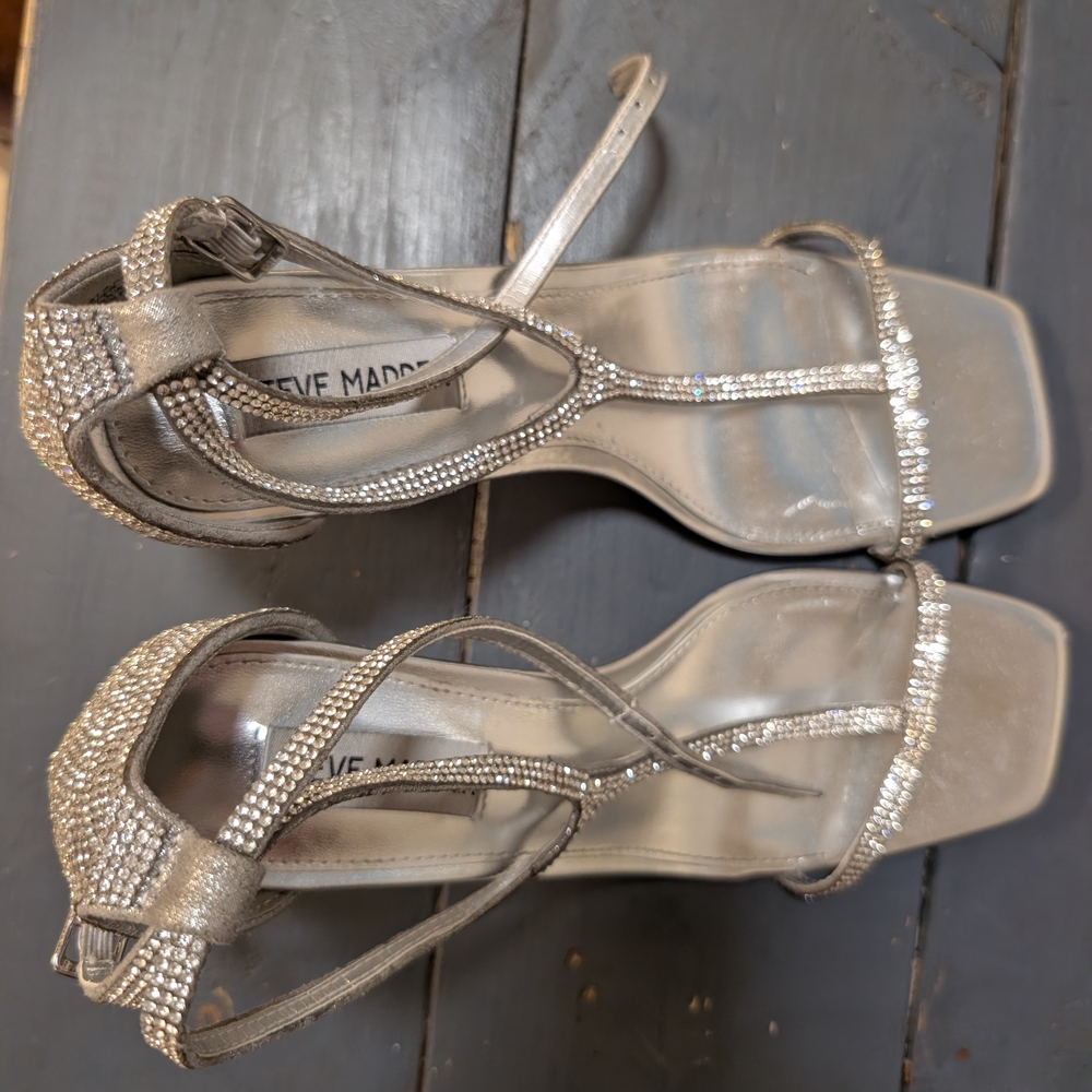 Steve Madden Metallic Silver Heels